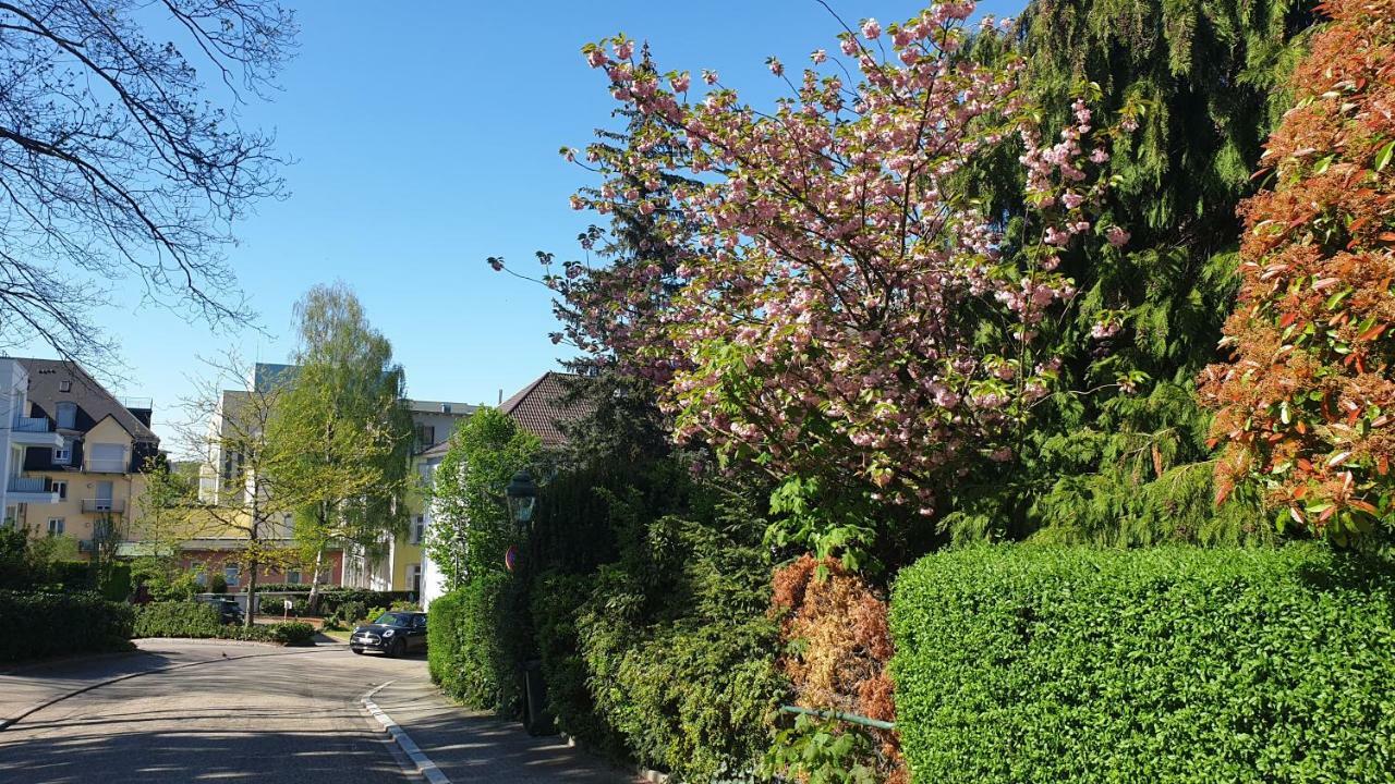 Family Suites & Parking Baden-Baden Bagian luar foto